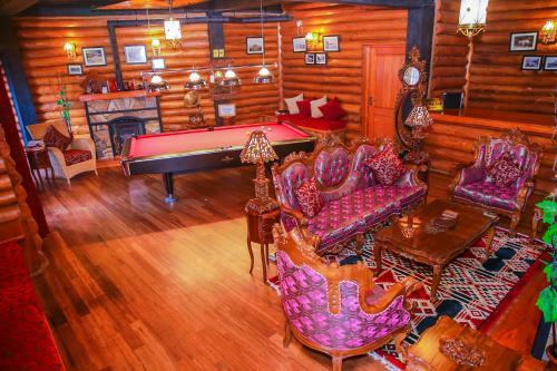 Queenswood Cottage gallery 1