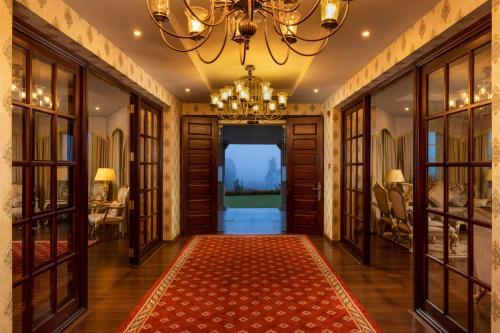 The Westbury Palace gallery 2